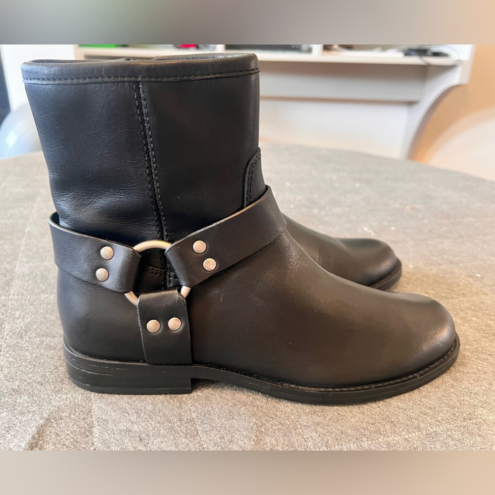 HOUSE OF HARLOW 1960 Sz 7 Black Leather Portia Biker Moto Combat Harness Boots